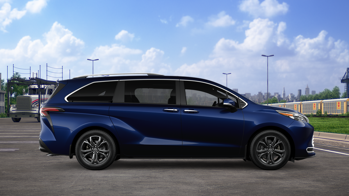 2026 Toyota Sienna Platinum 7 Passenger