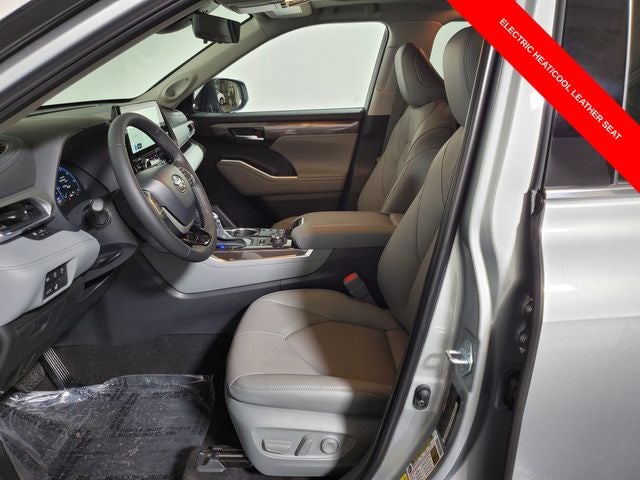 2025 Toyota Highlander Platinum