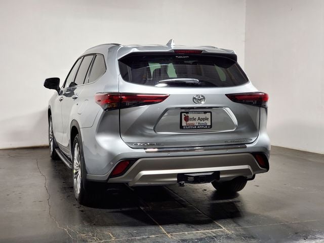 2025 Toyota Highlander Platinum