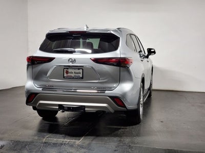 2025 Toyota Highlander Platinum