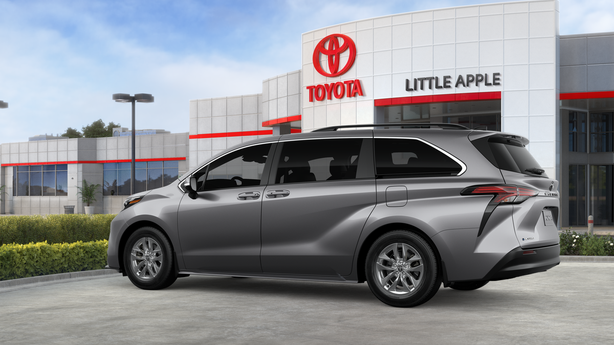 2026 Toyota Sienna LE 8 Passenger