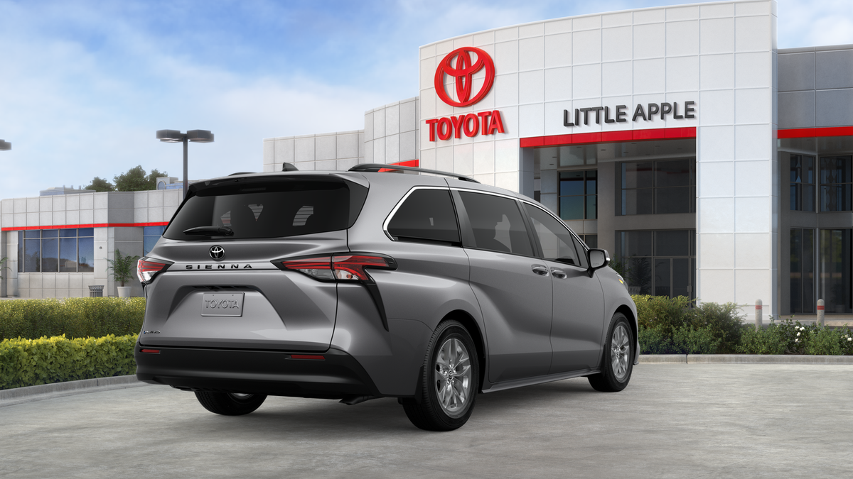 2026 Toyota Sienna LE 8 Passenger