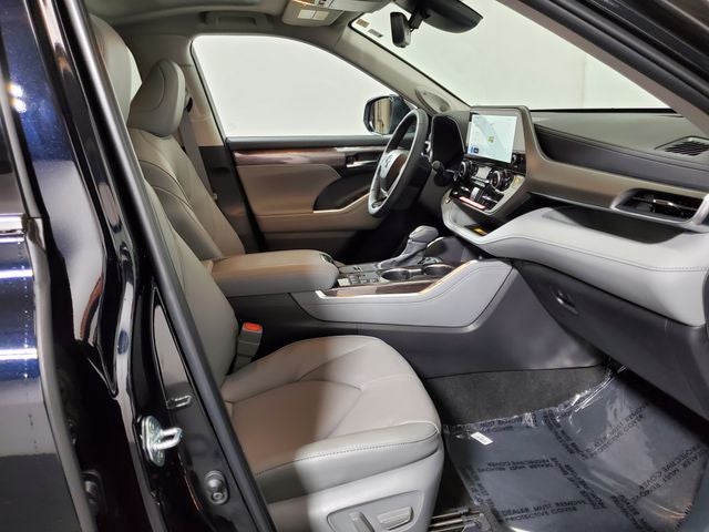 2026 Toyota Highlander Hybrid Limited