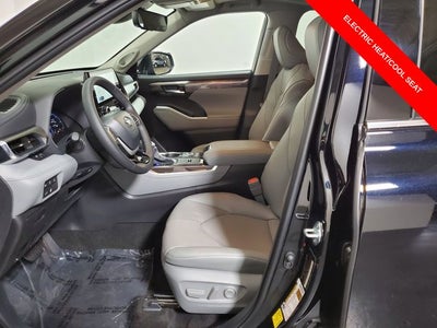 2026 Toyota Highlander Hybrid Limited