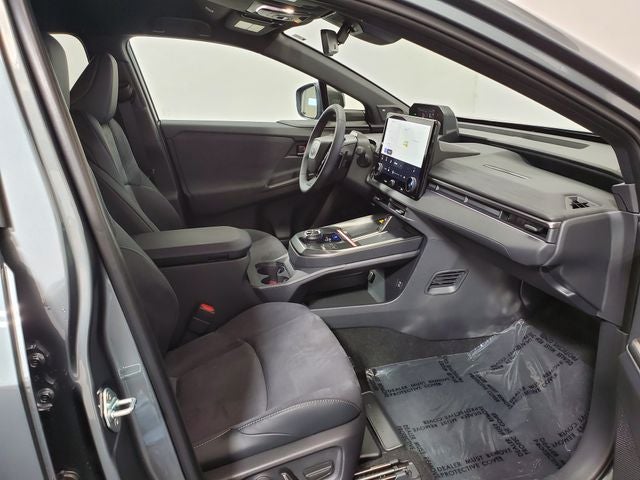 2026 Toyota C-HR XSE - Photo 9