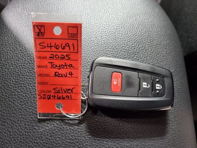 2025 Toyota RAV4 XLE