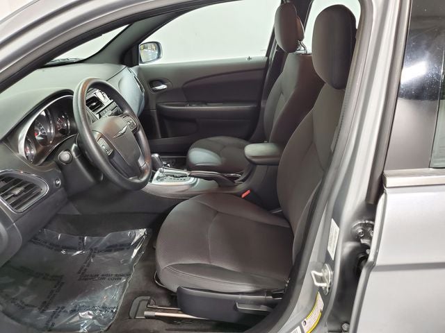 2014 Chrysler 200 LX