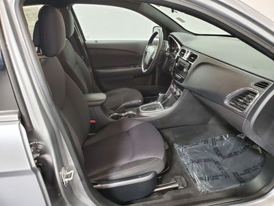 2014 Chrysler 200 LX