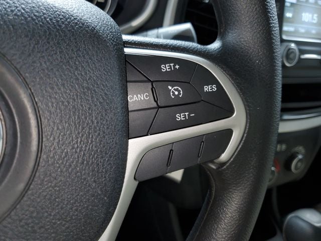 2016 Jeep Cherokee Sport