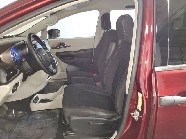 2020 Chrysler Voyager L