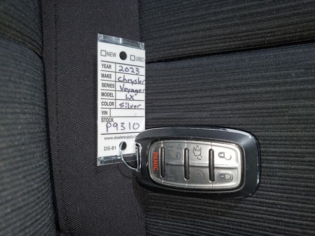 2023 Chrysler Voyager LX