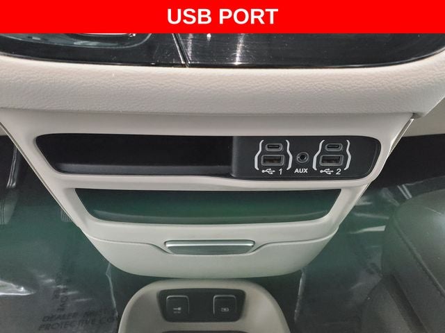 2021 Chrysler Voyager LXI