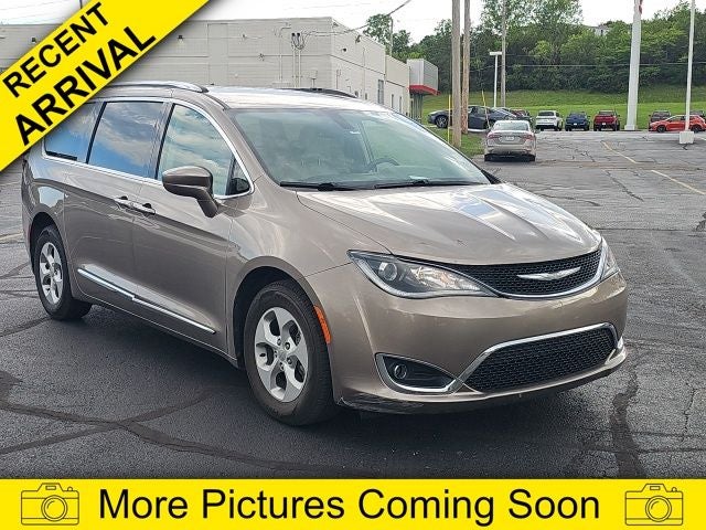 2017 Chrysler Pacifica Touring L Plus