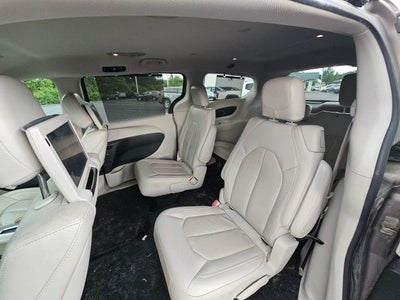 2017 Chrysler Pacifica Touring L Plus