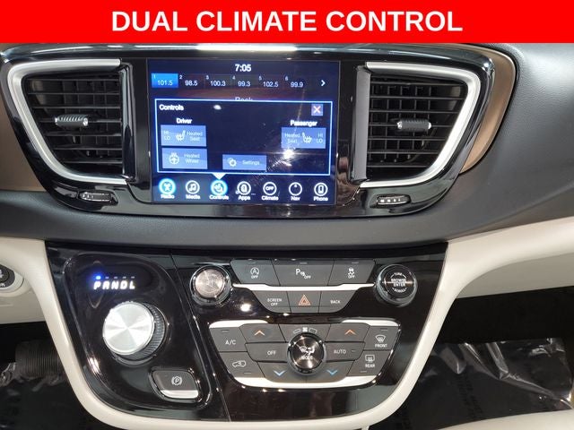 2017 Chrysler Pacifica Touring L Plus