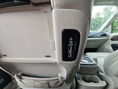 2017 Chrysler Pacifica Touring L Plus