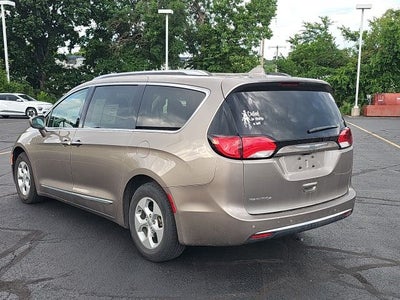 2017 Chrysler Pacifica Touring L Plus
