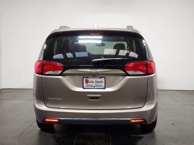 2017 Chrysler Pacifica Touring L Plus