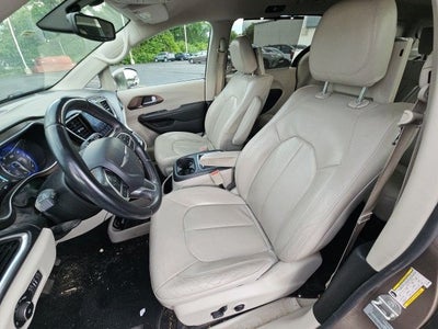 2017 Chrysler Pacifica Touring L Plus