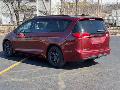 2018 Chrysler Pacifica Touring Plus