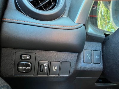 2017 Toyota RAV4 SE
