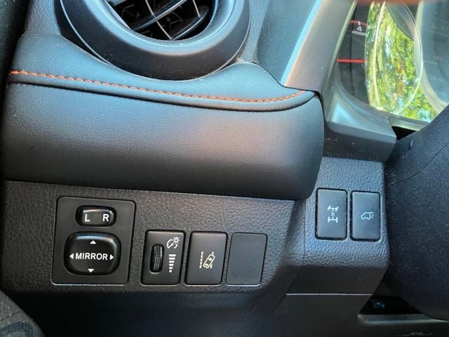 2017 Toyota RAV4 SE