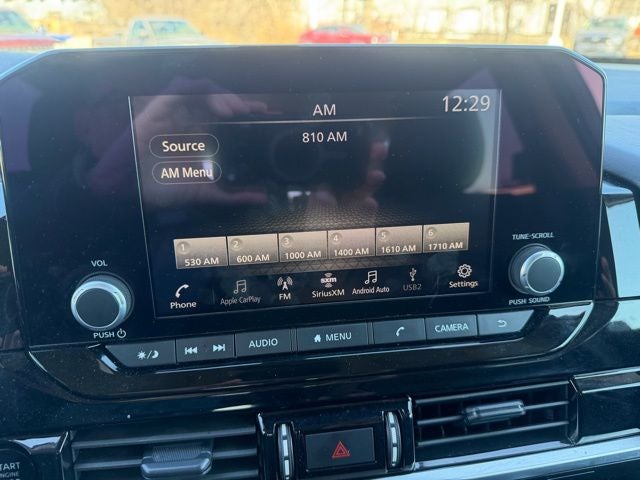 2025 Nissan Pathfinder SV