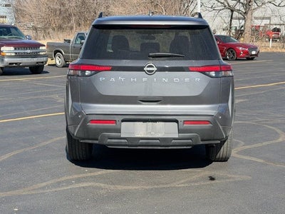 2025 Nissan Pathfinder SV