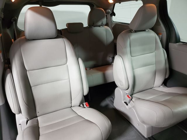 2020 Toyota Sienna XLE 7 Passenger