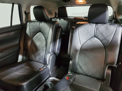 2022 Toyota Highlander Platinum