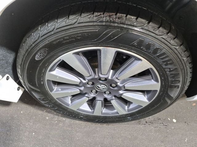 2020 Toyota Sienna LE 7 Passenger