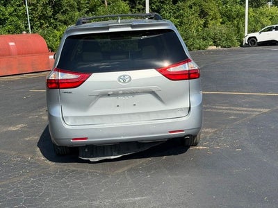 2019 Toyota Sienna XLE 7 Passenger