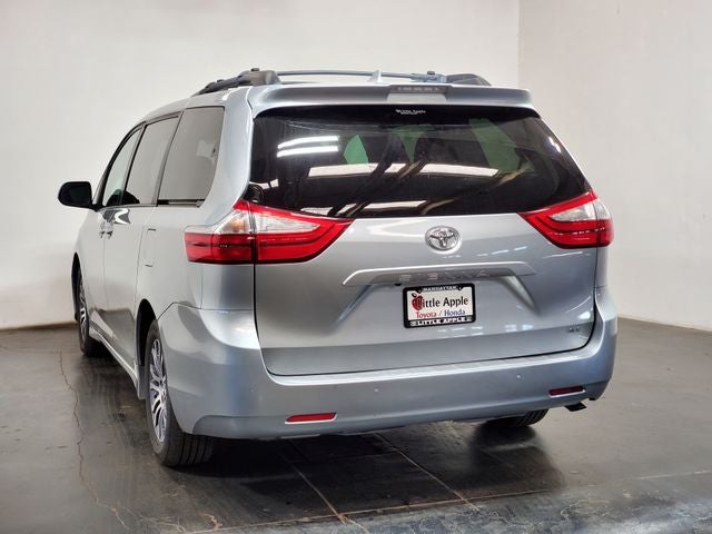 2019 Toyota Sienna XLE w/ Auto Access Seat Package 7 Passenger