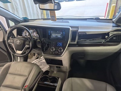 2017 Toyota Sienna XLE Premium 8 Passenger