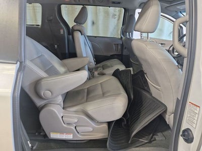 2017 Toyota Sienna XLE Premium 8 Passenger