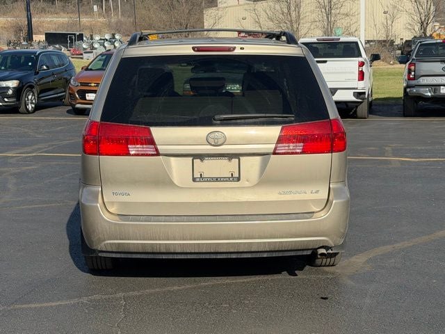 2004 Toyota Sienna LE