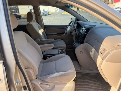 2004 Toyota Sienna LE