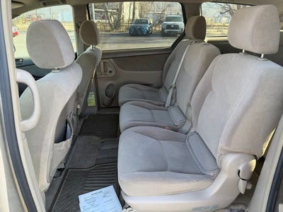 2004 Toyota Sienna LE