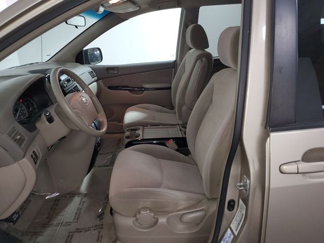 2004 Toyota Sienna LE
