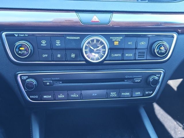 2017 Kia Cadenza Premium